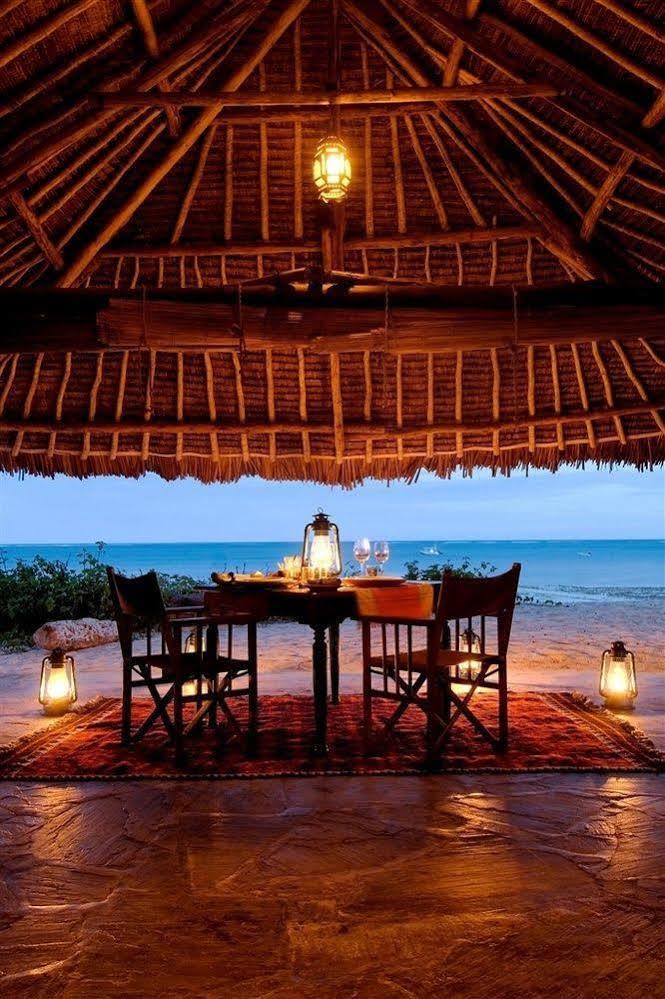 Kinondo Kwetu Hotel Diani Beach Eksteriør billede