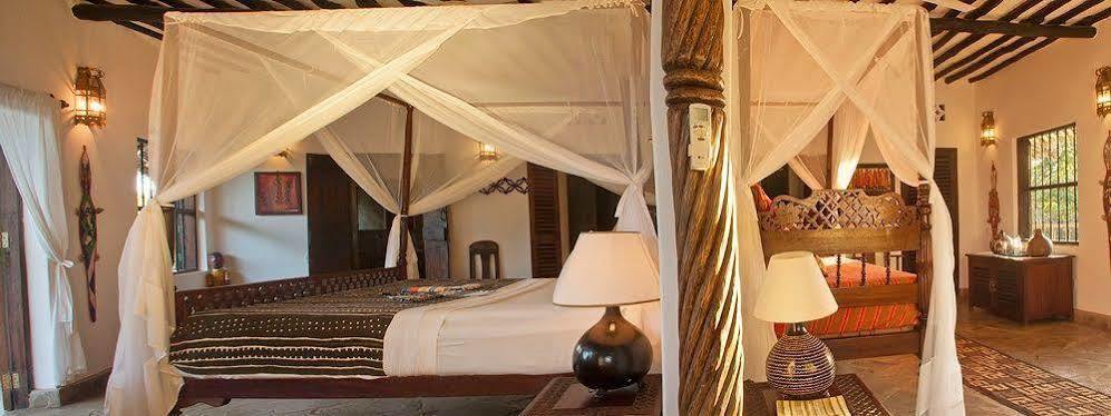 Kinondo Kwetu Hotel Diani Beach Eksteriør billede